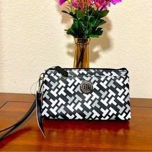 Women Tommy Hilfiger Wristlet